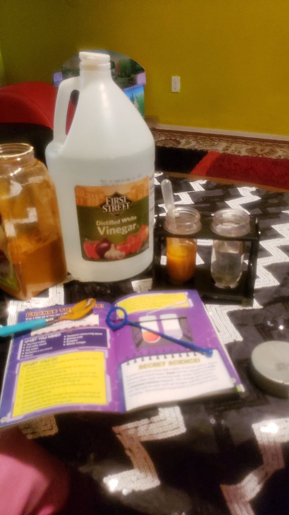 MurphySchools21's tweet photo. Check out our First submission for Wacky Wednesday (March 25)- See what kind of science experiment you can do at home. Anything from making slime to bubbles….we want to see you having fun with Science! #murphyschooldistrictkids #WackyWednesday https://t.co/c2INttC0kG