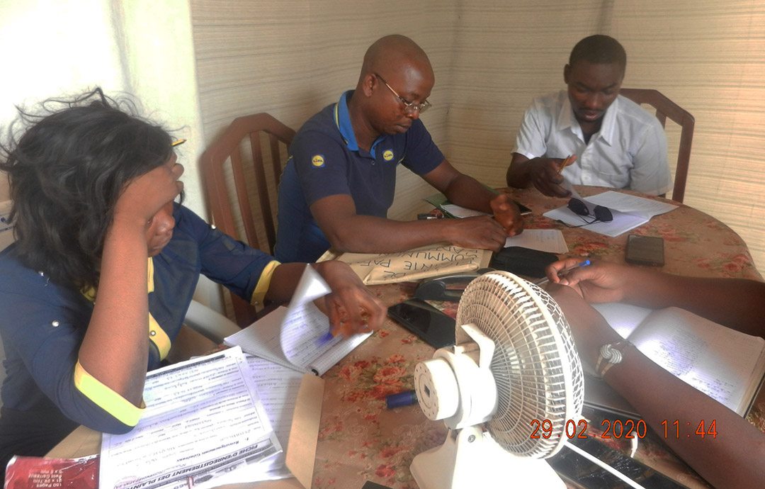 AJDAC_ONG's tweet photo. #Session d’#évaluation des plaintes des communes d’#Adjohoun et #Agbangnizoun, 05 #plaintes retenues pour #orientation et suivi avec #Pafas, @UEauBenin
https://t.co/7FK5Wgv9f4 https://t.co/tn9jvKsCWM