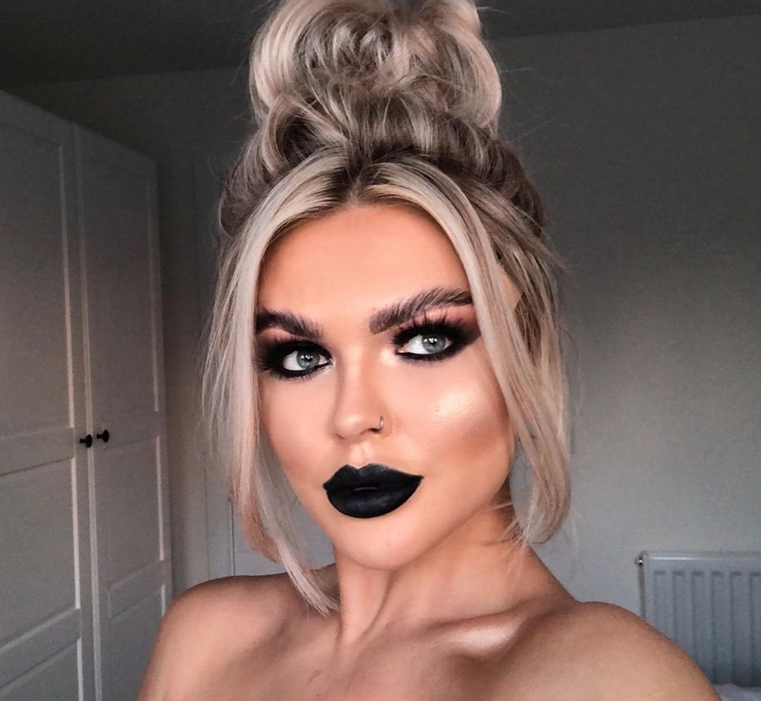 Meg makin’ us want to experiment with grunged-out glam and our our Express #Dream strips!! 🖤

Errrr’thing 65% off* at primalash.com, you know what to do... 🛒

*Discount codes can not be used in conjunction with this offer

Instagram 📸 megemilymurray