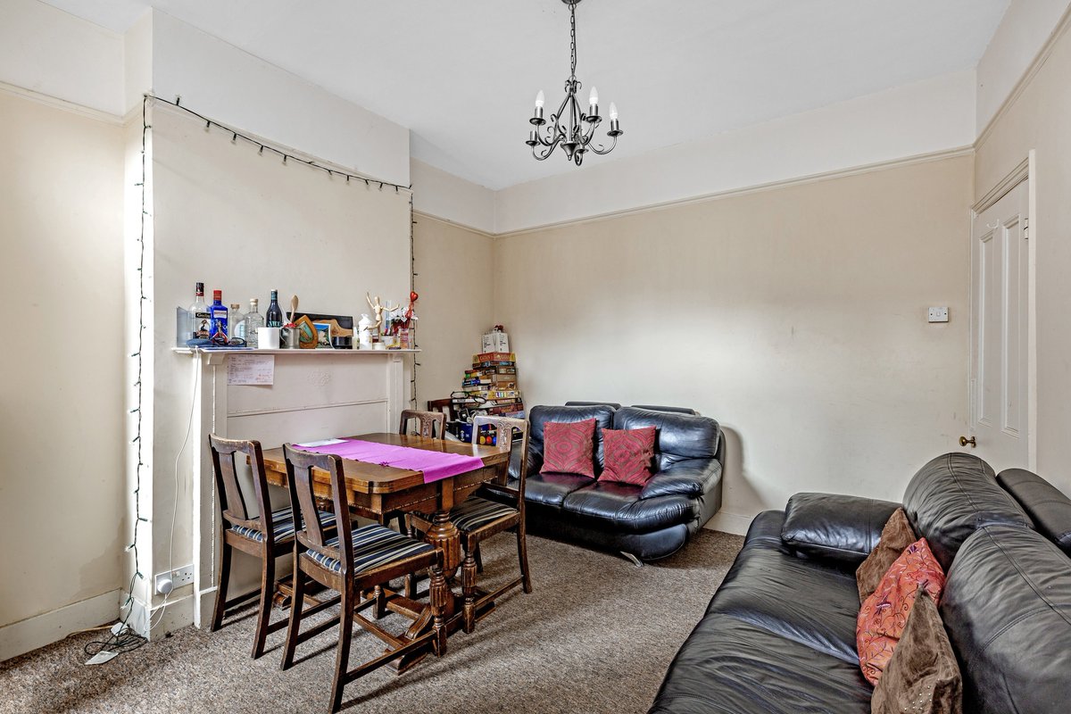 lt_worcester's tweet photo. To Let - Superb Victorian House , 4 beds , bathroom, separate WC,  kitchen complete with Miele appliances &amp;  reception room, landscaped private garden.
visit https://t.co/iOiq7jL3ME  #lettings #London #Property #EstateAgent #SW17 https://t.co/xrZFY5LA1G