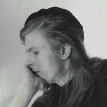 love_me_avenue's tweet photo. What are we to do in times like this.
#thethinkingman #bowieforever https://t.co/2yZjcfZUnN
