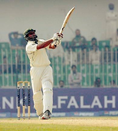 usmansatti476's tweet photo. (Since 2000) When Shahid Afridi been used as proper all-rounder for Pak 🇵🇰 

#ODIs300
Runs-5958 @23.8 SR-122
Sixes-270 Wkts-337 @31

#Test21

Runs-1362 @37.8 SR-93
Sixes-45 Wkts-37 @37

#T20i98
Runs-1405 @18 SR-150
Sixes-73 Wkts-97 @24

A genuine "Bowling Allrounder" ❤️ #Legend https://t.co/hkdCAXOcwK