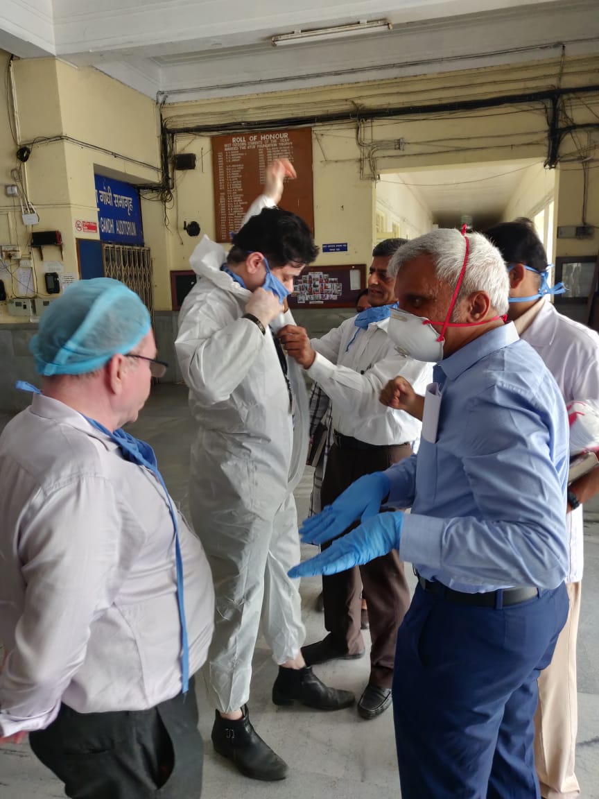 BridgestoneInd's tweet photo. As #SocialDistancing continues, medical practitioners risk their safety to save lives of people affected by COVID-19. Considering this, our team handed over sets of prescribed-quality Personal Protection Equipment to the team at Sasoon Hospital. This is #OurWayToServe https://t.co/T8eHYUtupd