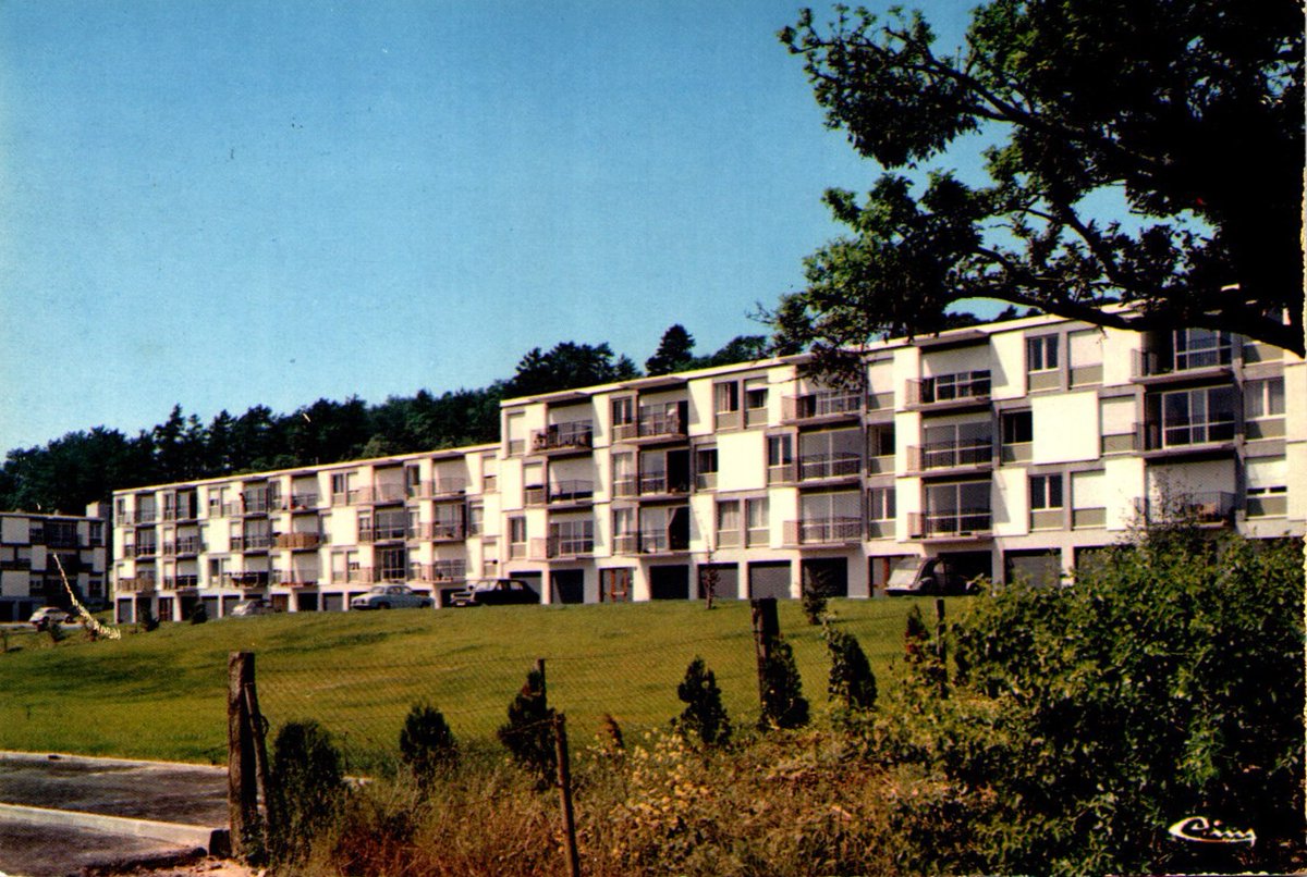 Waldo Kanto on Twitter: "Un Paysage Moderne: LA FERTE ALAIS - Résidence
