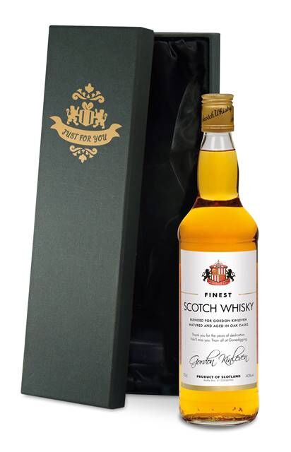 gifts_football's tweet photo. #Personalised #BlendedWhisky #Sunderland Corporate Classic in a silk-lined giftbox
This personalised bottle of blended whisky is the ideal gift for your top #Mackams fan
Discover more & order online... https://t.co/sWnt3SfEPX
#SAFC #SunderlandHour #BlackCats #HawayTheLads! https://t.co/8U5hWN5pM6