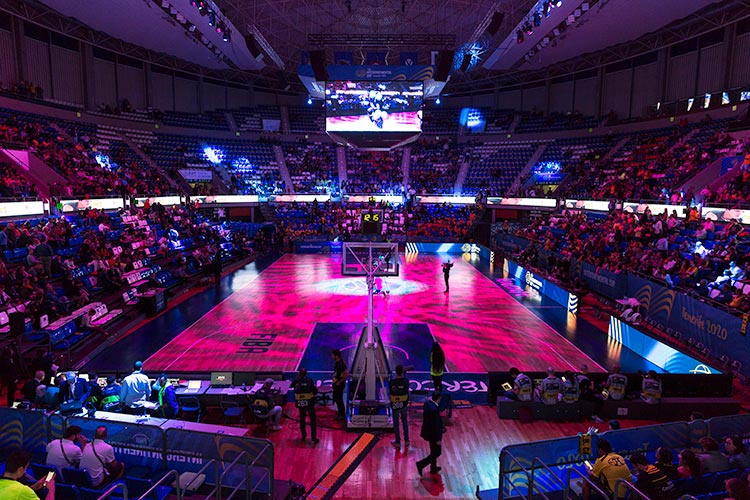 ispaudiolight's tweet photo. En esta nueva Final Four de la FIBA, que ganó el Iberostar Tenerife, #AudiovisualesAlonsoyAlonso se encomendó a grandes como @Robelighting @Prolyte @Luminex y #WirelessSolution. Más info en nuestra revista #ISPAudioLight https://t.co/tWt5UVNBAk https://t.co/RHIHkMkSBo
