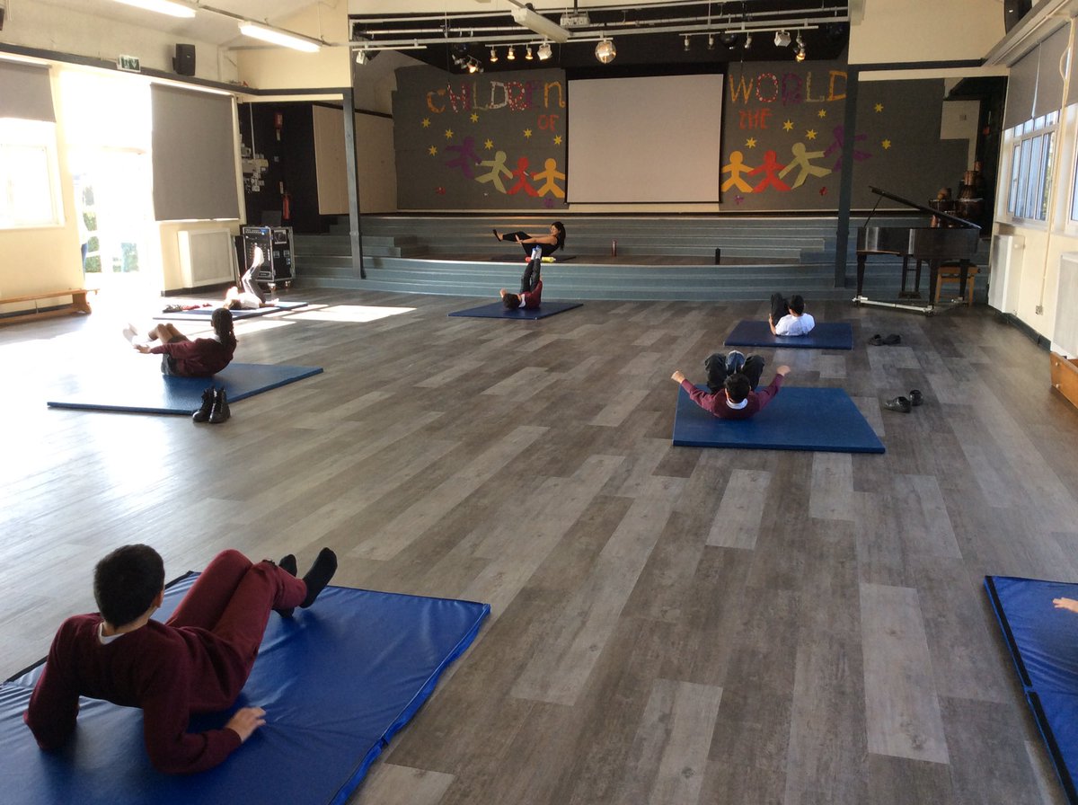 MountStewartSch's tweet image. Fantastic Abs workout with KS2 children and staff. 
Keep fit and healthy at home by excercising together. #keepfitandhealthy #30dayabschallenge