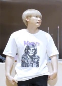 funny_human_'s tweet photo. 762. 아무리 더워도 자르면 어떡함 https://t.co/tkecAQy6lM