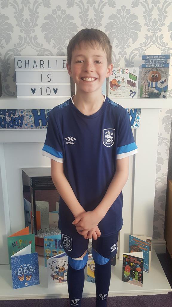 FionaCimatti's tweet photo. When you're washing your hands a million times singing happy birthday, please sing one for Charlie who is 10 today. #happybirthdayCharlie #lockdownuk #COVID19 #htafc @htafc #tinyterrier https://t.co/OsirumzcYw