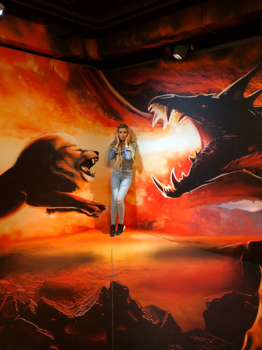 EnjoyableEmma tweet media