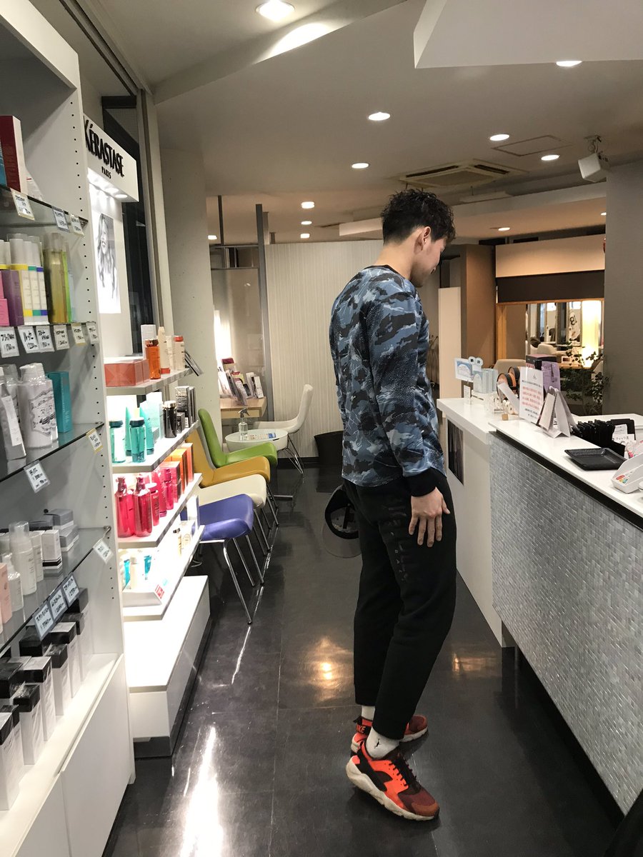 hanayabooster's tweet photo. 岩手ビッグブルズの選手ご来店〜🏀
カラーカットでした！今日も顔出しNG🙅‍♂️頂きました笑
試合再開を祈るばかりですね🏀🏀🏀
#花耶はカットで岩手ビッグブルズを応援しています
#エアロビとバスケの運動神経違う
#マック大好きゆうまくん
#マック我慢のゆうきくん https://t.co/k0MhtlEoQj