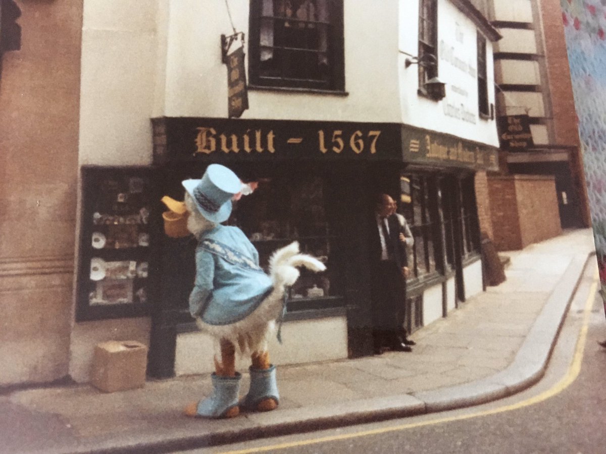 We’ve been using our time in lockdown to scour the <a href="/GAGibbens/">Gordon Gibbens</a> archive for More Things My Dad Saw (But Never Bothered Mentioning). New book coming soonish in aid of <a href="/StChrisHospice/">St Christopher's</a> #smallpress #londonstreetphotography #bemoregordon