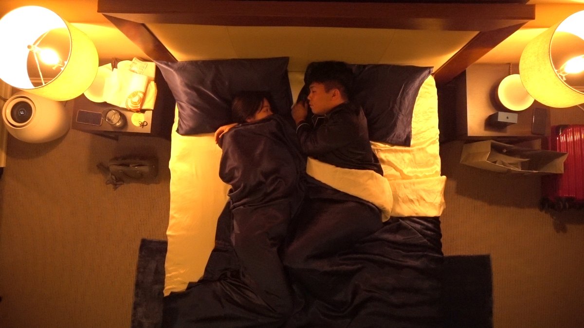 今夜11:56〜のダブルベッド🛏は…

迎えた同棲生活最後のベッドイン。
腕枕、密着する身体、
たま平はわちを抱き寄せ、さらに…。
ふたりが迎える物語の結末は？

#林家たま平 #わちみなみ 
#吉村崇 #犬飼貴丈 #小杉竜一 
#ダブルベッド #TBS