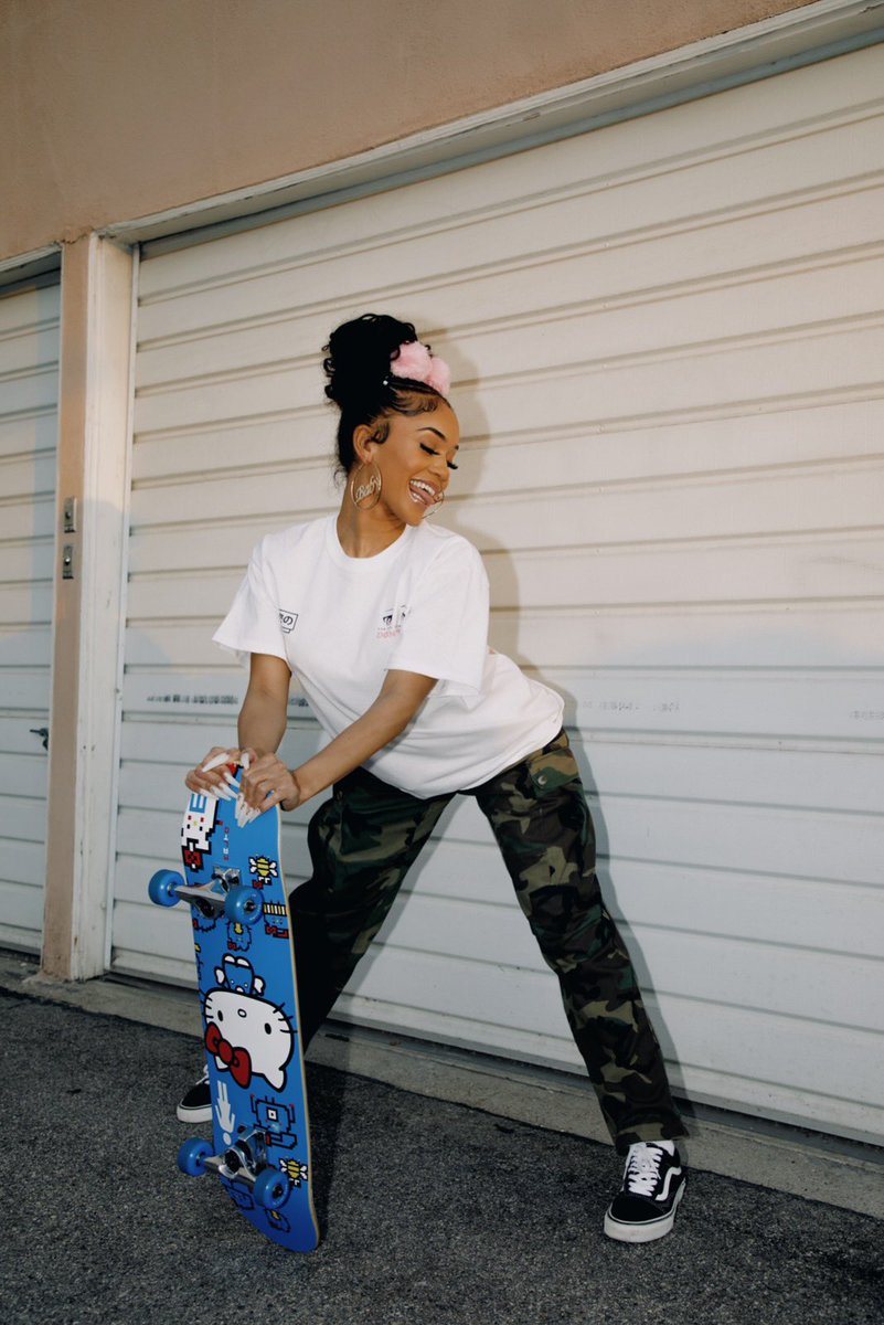 Saweetie's tweet photo. Kick push heaux 🛹 https://t.co/o06mlKdDGF