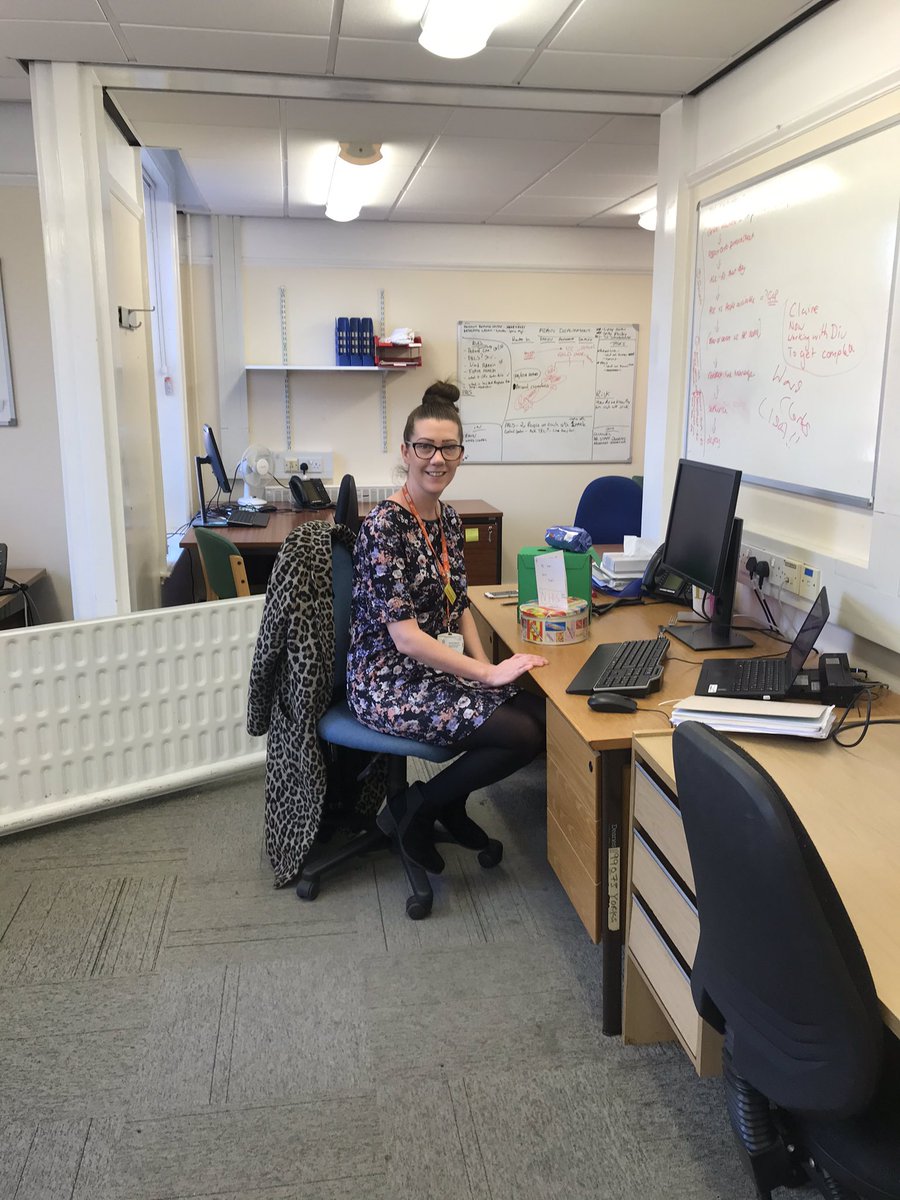 KathrynHelley's tweet photo. So proud of my team @ImprovingNLaG - doing what they do best! Within half an hour of the ask, redeployment hub set up and first person redeployed to support clinical services/patient helpline. Bev, ‘hub controller’ pictured! https://t.co/qchNpXwGr3