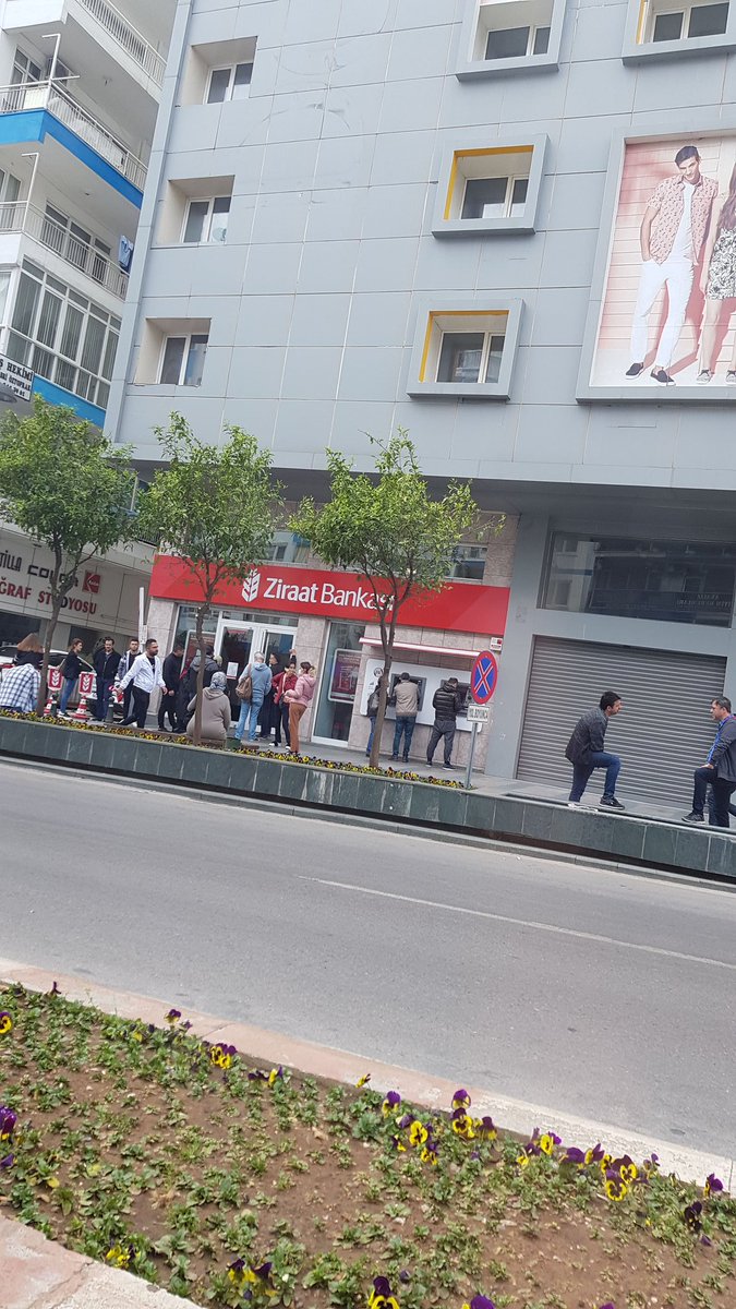Antalya güllük ziraat bankasının önü anafartalar caddesi