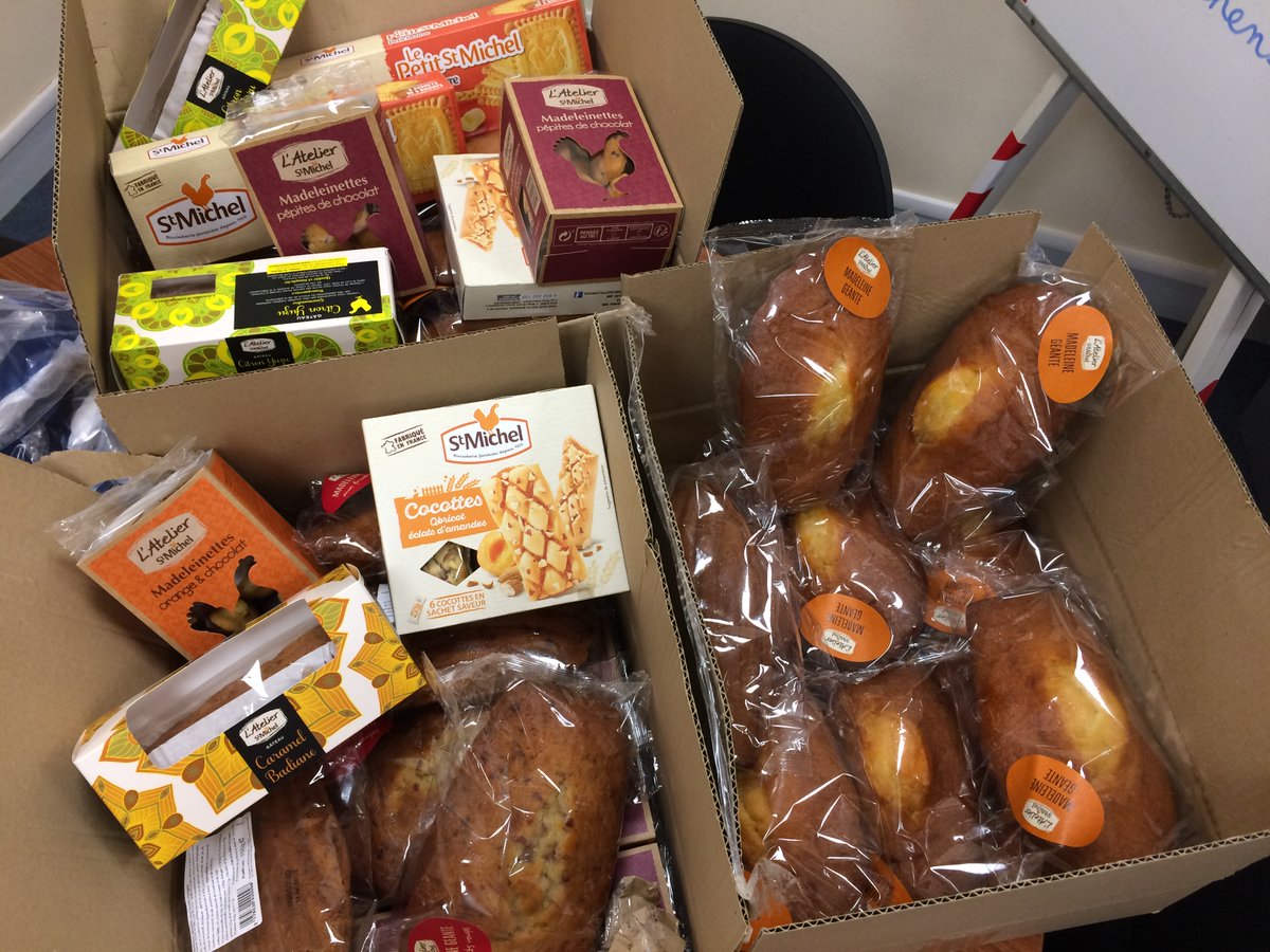 👏 Bravo à la biscuiterie St-Michel qui a apporté un peu de douceur aux résidents et au personnel de Jean XXIII. 🍪🙏
#SolidariteCOVID19