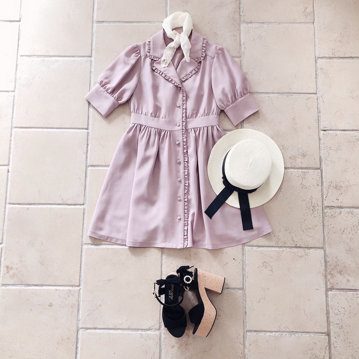 Ank Rouge Press ぽわんとしたパフスリーブにレーススカーフ合わせたお上品なスタイル スカーフはヘア アレンジやバッグに結んだりと万能です レーススカーフ付き前開きワンピース Beige Pink Black 9 800 Tax T Co Agw7oreunc Ank Rouge全