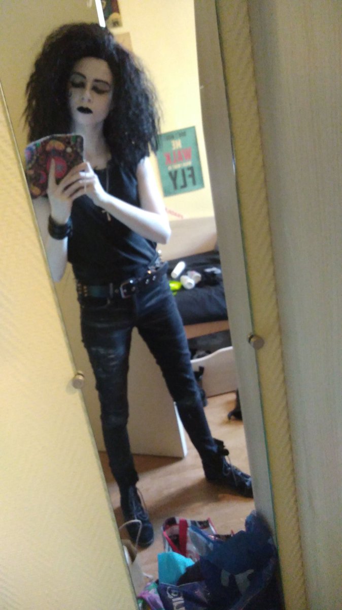 artista_pazza's tweet photo. I really miss my Death cosplay...
'Think i'll read another time "The High cost of living" by @neilhimself to survive the quarantine...

Don't forget guys that Death is the only thing outside. So please stay home. https://t.co/JL8IfyFD5A