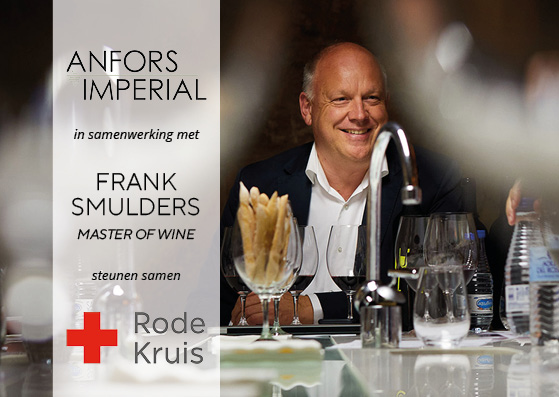 TOT MORGENMIDDAG? //Om 17 uur start Frank Smulders met onze online wijnproeverij. U kunt nog meedoen: bestel voor 12 uur een van de pakketten: 6 wit, 6 rood of alle 12. Log in, stel vragen, proef mee, geniet van de kennis van deze sympathieke MW. En wij doneren 10% aan <a href="/RodeKruis/">Rode Kruis</a>