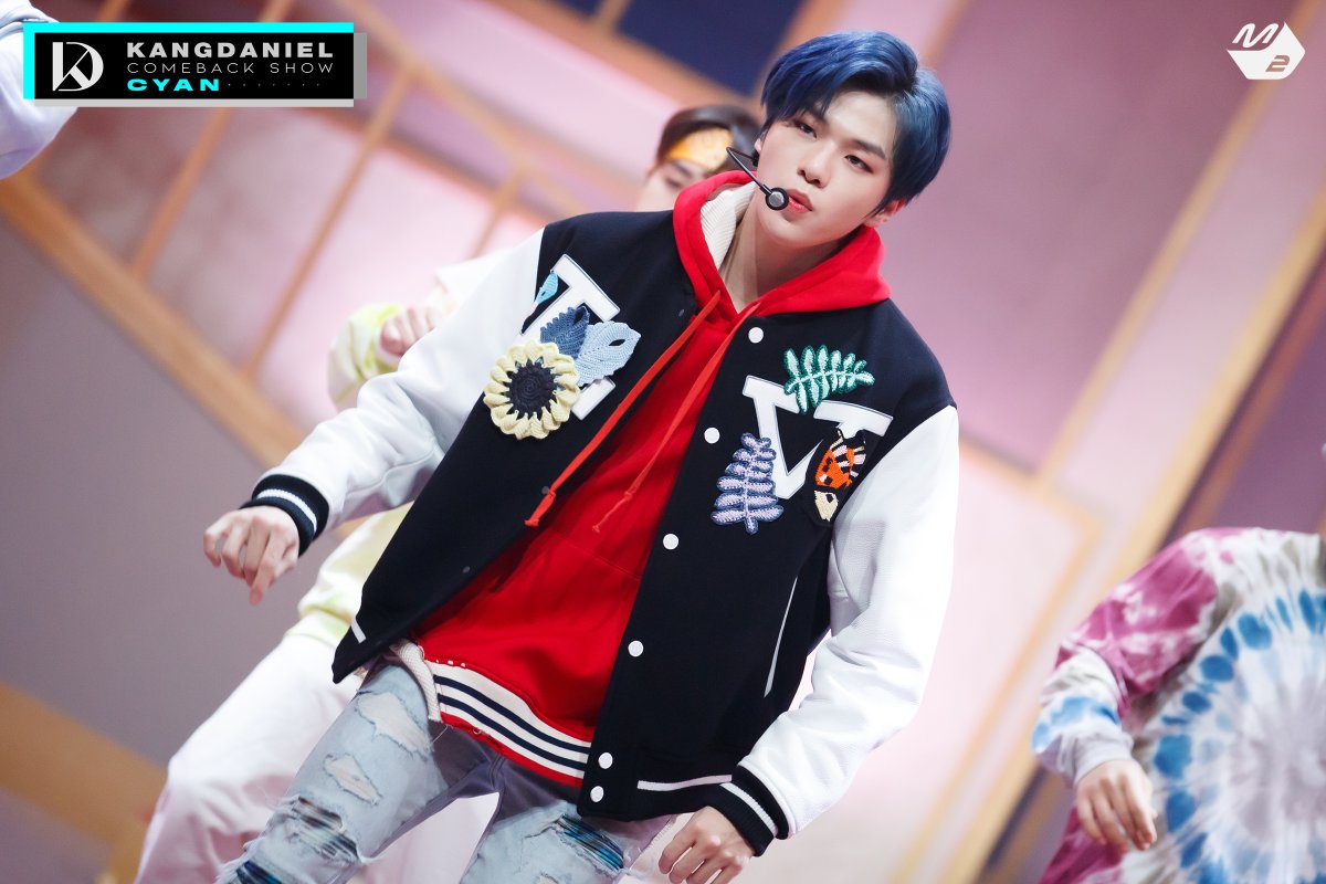 M2MPD's tweet photo. [📸] 강다니엘(KANGDANIEL) - 2U | KANGDANIEL COMEBACK SHOW CYAN

▶ https://t.co/5tRVvFcgKj

#강다니엘 #KANGDANIEL
#CYAN @konnect_danielk https://t.co/fy4D85JsdQ