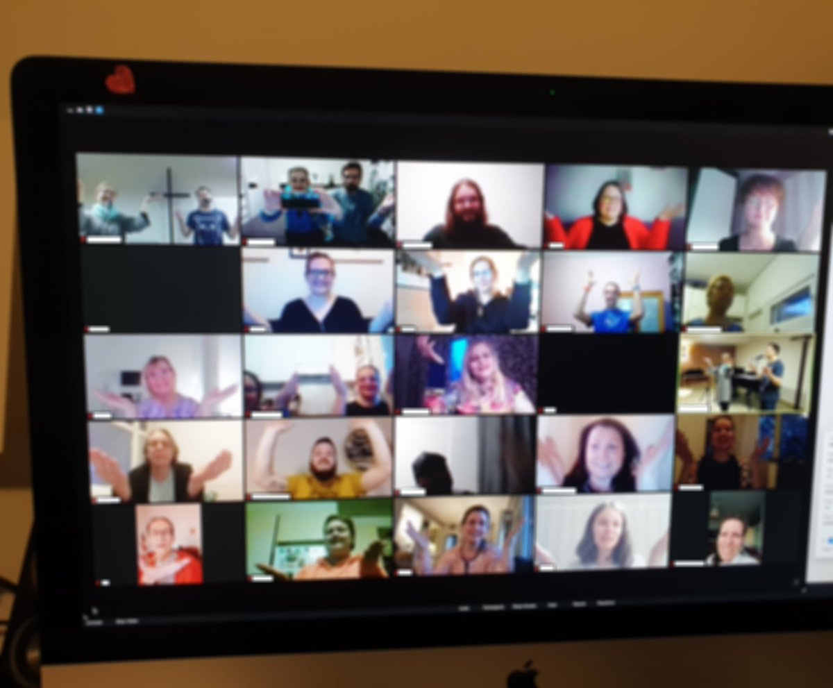 #covid_19 ei pysäytä meitä. 💪Olemme #eristyksissä mutta rajat häviävät  nykytekniikalla 🖥
Jaksamista kaikille ja terveisiä "virtuaaliharjoituksista"🎶 🤗🙏
#gospelmusiikki #gospel #gospelkuoro
#gh20v #GospelHelsinki #GH #gospel #sosiaalistaetäisyyttä #virtuaalistaläheisyyttä