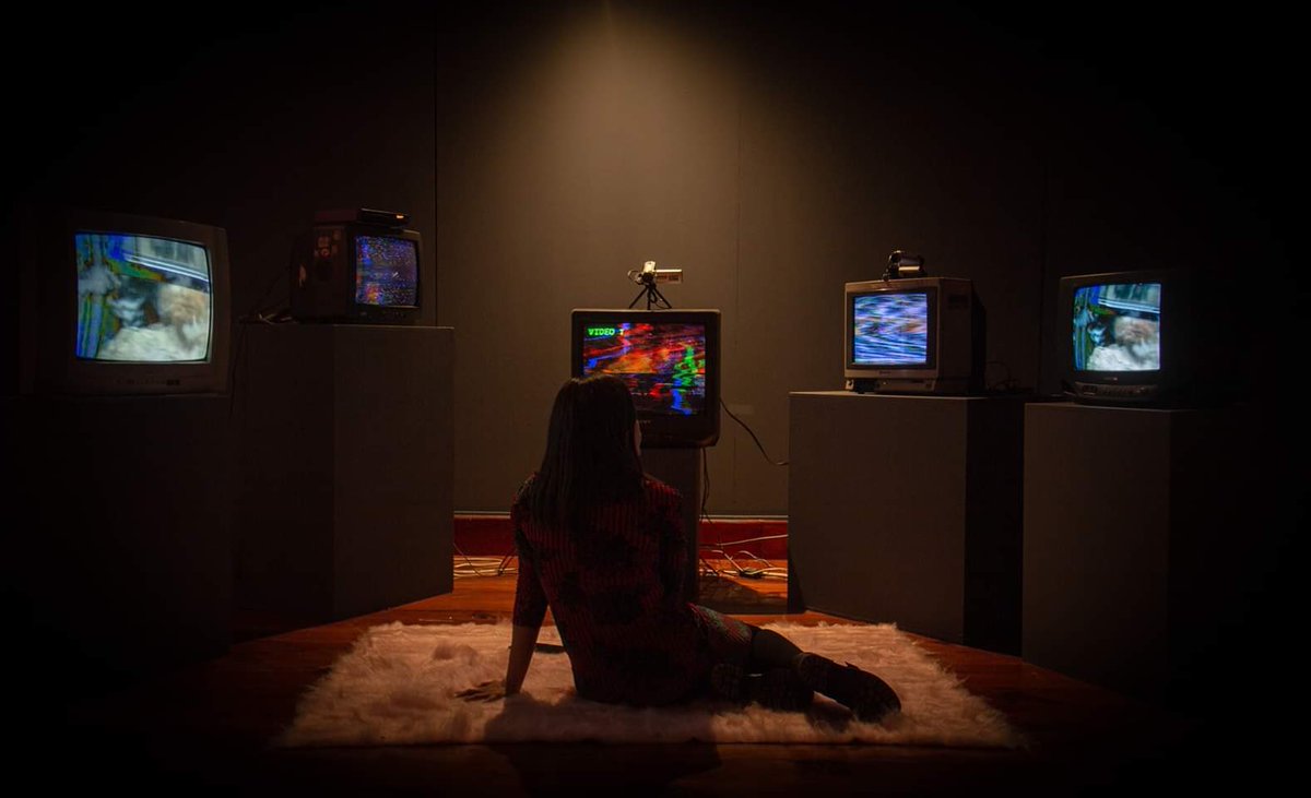 MOCDA_'s tweet image. In conversation with @DoreenA_Rios today at 6pm gmt LIVE on Instagram.com/mocda_ 

Doreen is the founder of @antimateria_dig for which she has curated #cryptobloom in 2019
Photo Myriad (Tulips) by @annaridler 

#curators #digitalartcurator #curatorstalk #mocda #curatorchoice