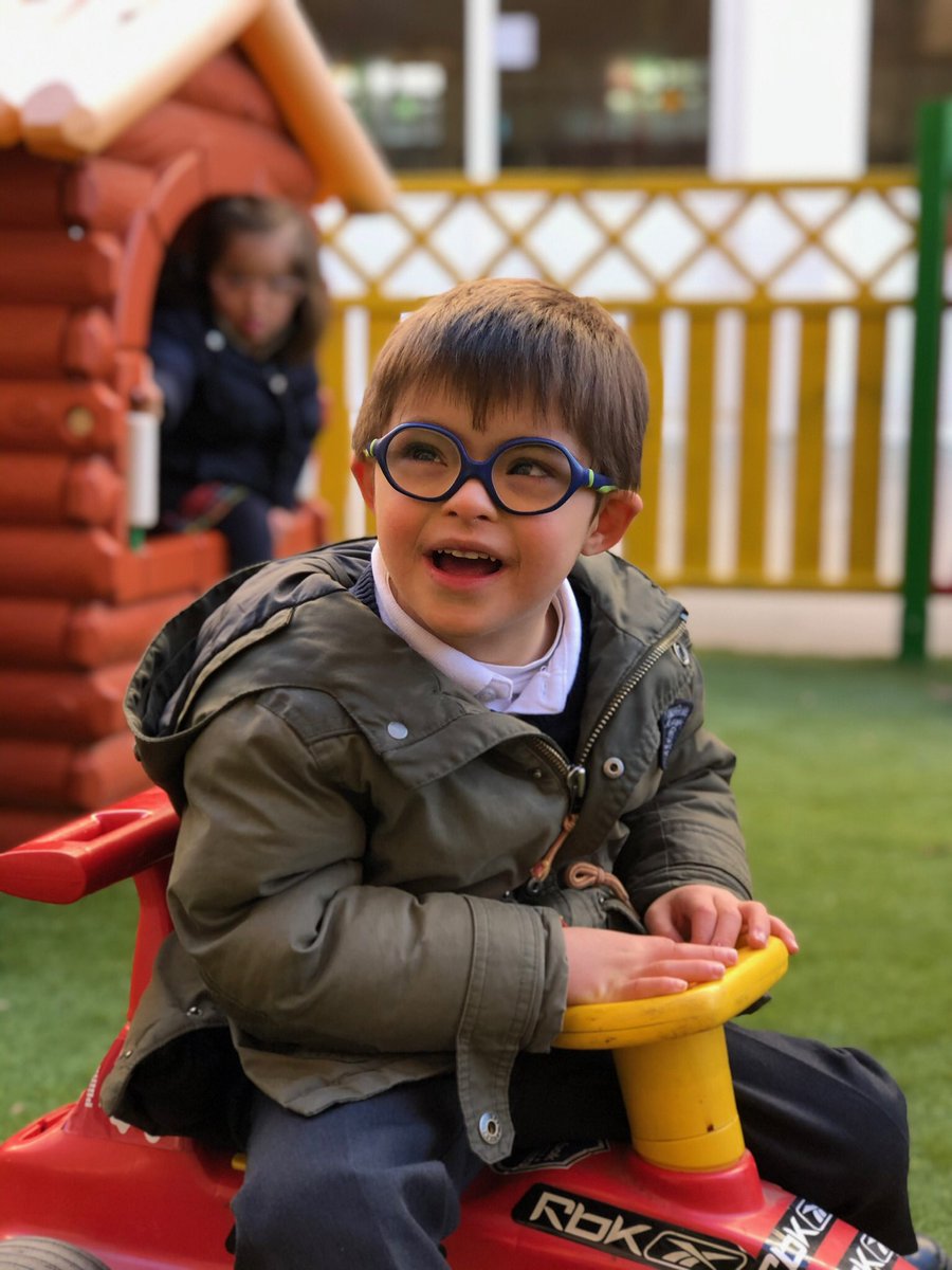 mcorredentora's tweet photo. Ya nada volverá a ser igual. Porque cuando todo esto pase, una sonrisa y un abrazo valdrá mucho más de lo que nunca pudimos llegar a imaginar. Os echamos tanto de menos... #somosunafamilia #colegiomariacorredentora #educaciondecalidad 
#calidadeducativa #smile #sonrisa https://t.co/Ut5NISRKBR