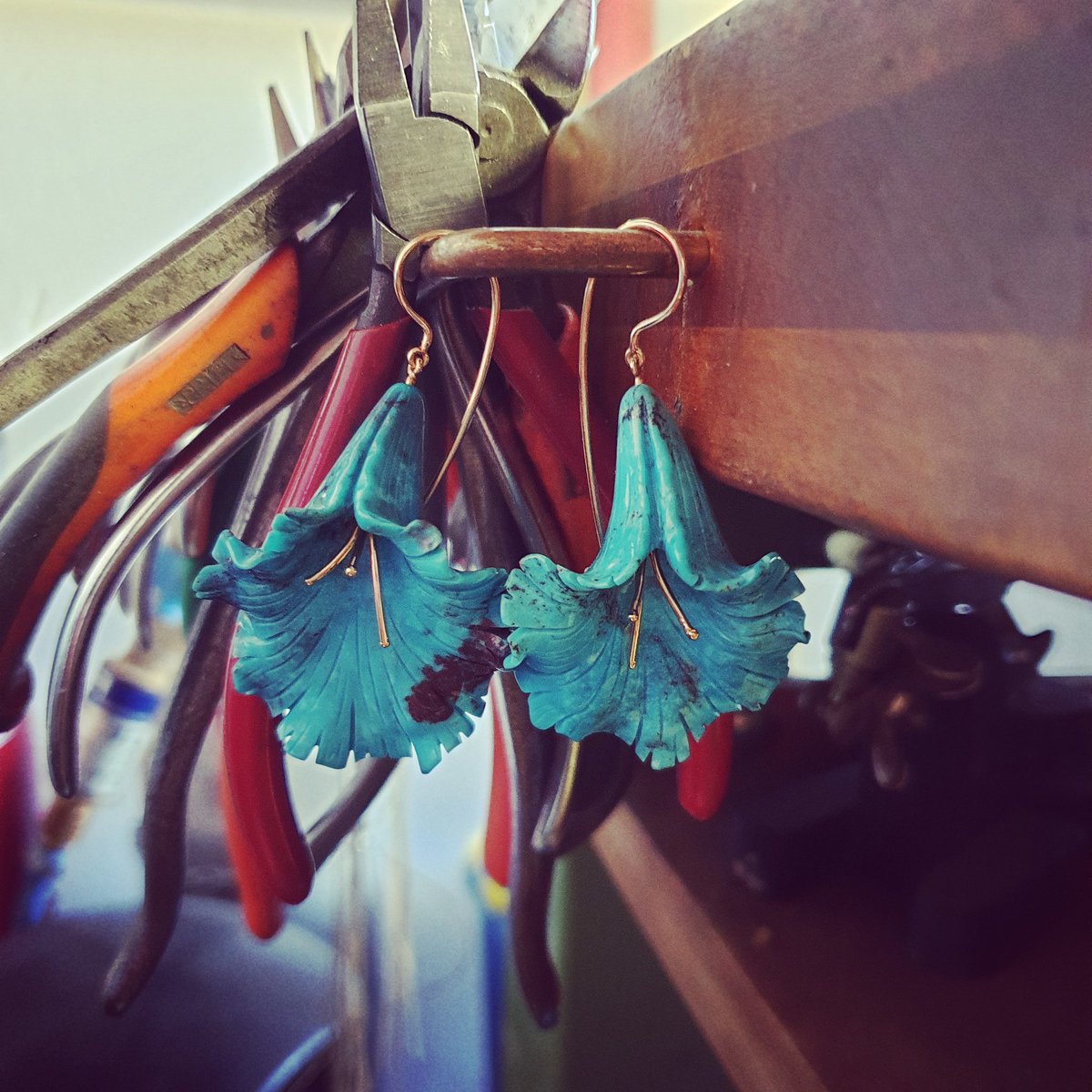 creativeC_ch's tweet photo. Beinge etwas Farbe in die düstere Zeit..

Ohrhänger Rotgold mit Türkisblüte

#ohrhänger #rotgold #blüte #türkis #farbe #fröhlich #mut #kraft #schmuck #schmückdich #creative___c #bern #frühling https://t.co/kvJud7Y0Gy