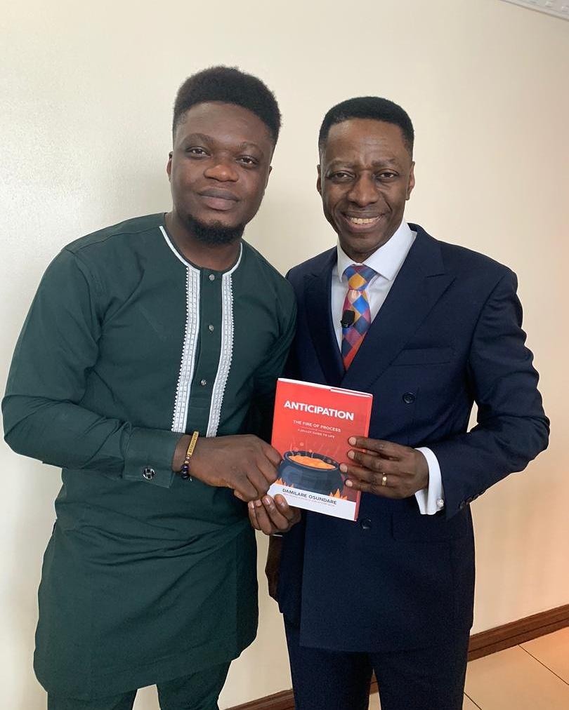 UncleAsiri's tweet photo. My Best Moment this year was when My Daddy @sam_adeyemi endorsed my second Book. I felt so energized and fired up. The testimonies from the book have been massive and humbling @ANTICIPATIONTFP Get your copy too. Just send a dm to @Rovingheights https://t.co/W1Ct4TnaZl