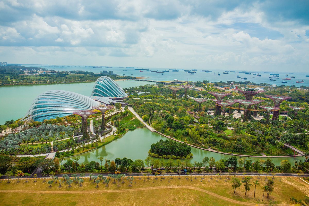 #Announcement - In compliance with the latest MOH guidelines, tighter safe distancing measures are in place in the Gardens. Our attractions remain open, while all indoor and outdoor shows will be suspended from 27 March 2020. For more info, visit gardensbythebay.com.sg/en/home/novel-…