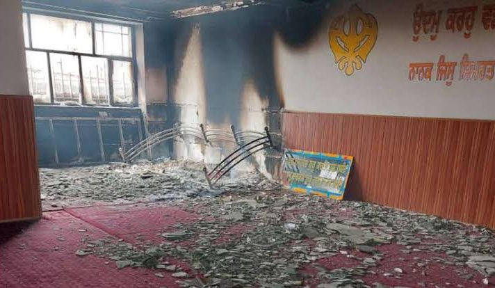 diljitdosanjh's tweet photo. Rab Da Khauff Khao... 

Haley V Gal Samjh Ni aa Rahi Ke Bandi Di Ki Aukaat Aa 🙏🏾🙏🏾

#Kabul Sikh Temple Siege : Dozen Killed in Attack https://t.co/1qY9glWu4w