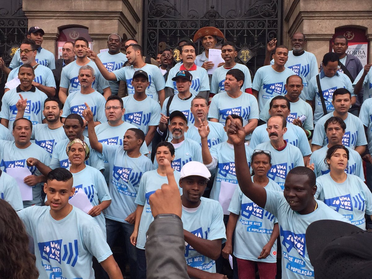 artshomelessint's tweet photo. Sending love and courage to the whole arts and homelessness sector - thinking today especially of those groups mainly made up of people living on the streets eg @pehchanmumbai in Mumbai and Uma só Voz in Rio @PeoplesPalaceUK pictured here in happier times https://t.co/LsR5b6Jvrw