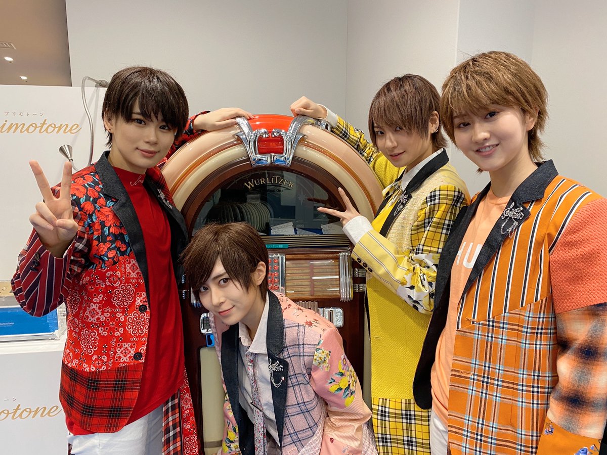 fudan_juku's tweet photo. まもなくヴァーチャル風ベントサーキット インターネットサイン会スタートです❗️🐛
今日は真咲・爽太郎・大弥・橙摩がサインします✨
サインの模様はこちらからご覧いただけます！
https://t.co/gU8DEYy8Gb
#風男塾 https://t.co/UpB59LL5R8