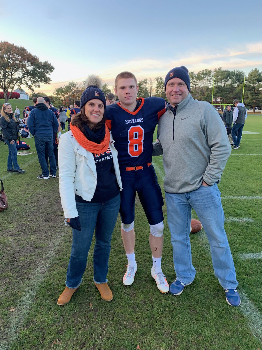 loriokeefe's tweet photo. If you are a football person please join the challenge of posting a football photo. Just one picture, no description. Please copy the text in your status, post a picture and look at some great memories/pictures. https://t.co/HOZexSgOjo