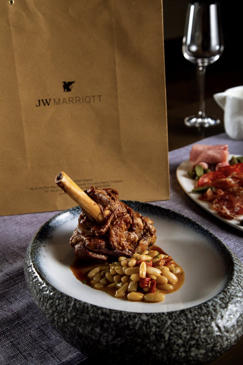 JW Marriott Hanoi would like to introduce 𝙅𝙒 𝘿𝙞𝙣𝙞𝙣𝙜 𝙖𝙩 𝙃𝙤𝙢𝙚. Now you can savour JW specialties in your home, either takeaway or delivery!
Menu: bit.ly/JWHomeMenu
Order here: bit.ly/JDAHOrder
#JWDiningatHome #JWMarrriottHanoi #Delivery #MarriottStrong