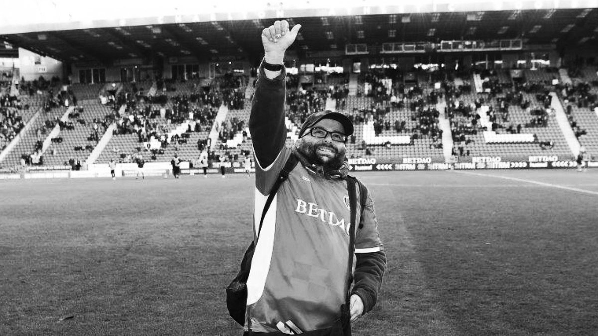 We are truly devastated to hear of the passing of one of Charlton's most dedicated, loyal and popular supporters, Seb Lewis, at the age of just 38. #cafc https://t.co/KNacd5qEBy