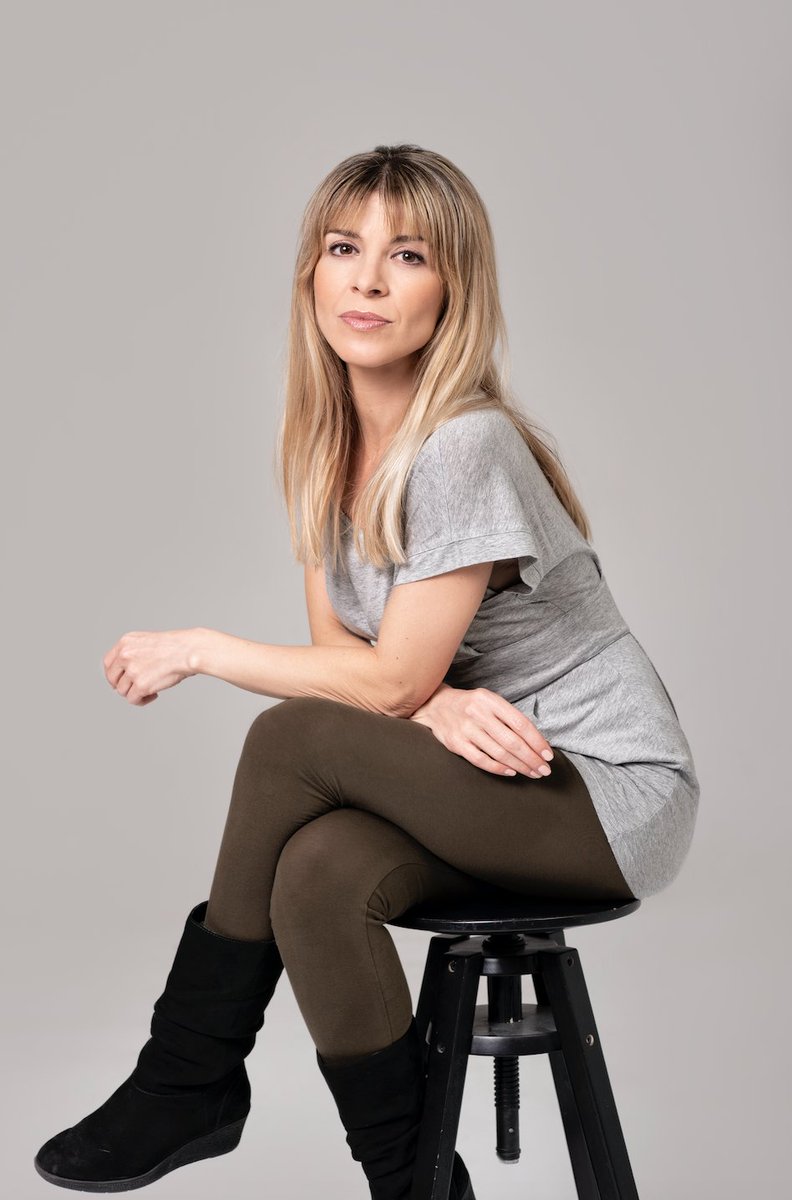 GranViaComunica's tweet photo. .@Promotora600
La maravillosa @Mara_Guil nos habla de su trayectoria, de la situación que vivimos y de muchas más cosas en esta entrevista para Barnaphoto press. Fotones de #RomeroDeLuque
https://t.co/QPAPOGhyDF https://t.co/Nx3vdUvEPz