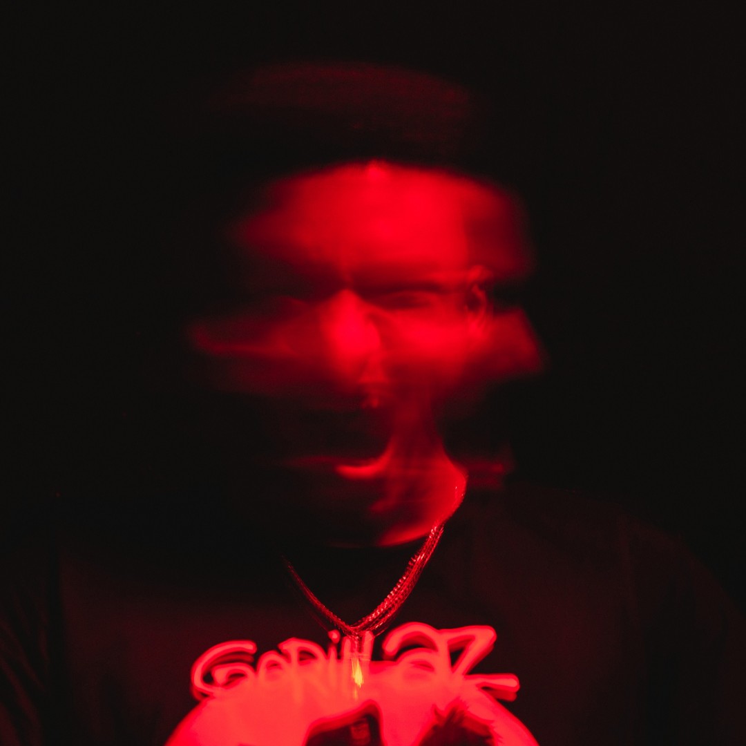 Koozai's tweet image. 5 ways to avoid going crazy on Covid-19 lockdown:

1. Set a daily routine 
2. Set times in the day to talk to people or do online hangouts
3. Exercise
4. Stay off the news (set once or twice a day to check-in)
5. Have some downtime where you switch off

#covid-19 #isolationtips