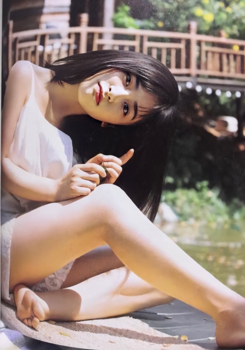 DylanShenFan1's tweet photo. Damn!.... our Yue is so beautiful... sexy and flawless....😍😍😍 https://t.co/XZeRicbekG