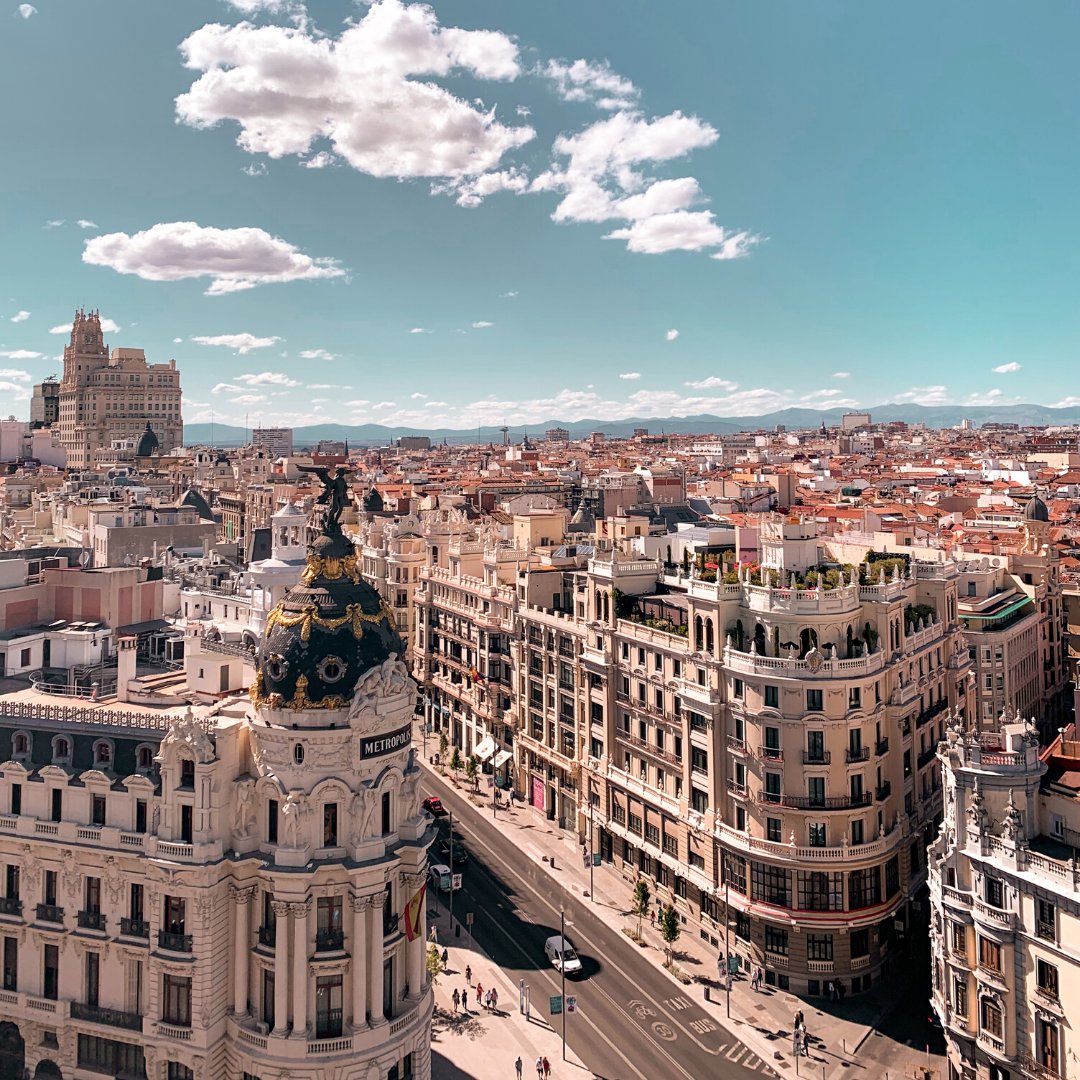 ¡¡¡Vamos, Madrid!!! ❤️
Os mando mil besos y abrazos de solidaridad a los sanitarios, pacientes y a los familiares de todos los que se han ido y no han podido despedirse como se merecían.💪🏼❤️❤️ ¡Mucho ánimo y fuerza!

#ÁnimoMadrid #JuntosSomosMásFuertes #QuedateEnCasa