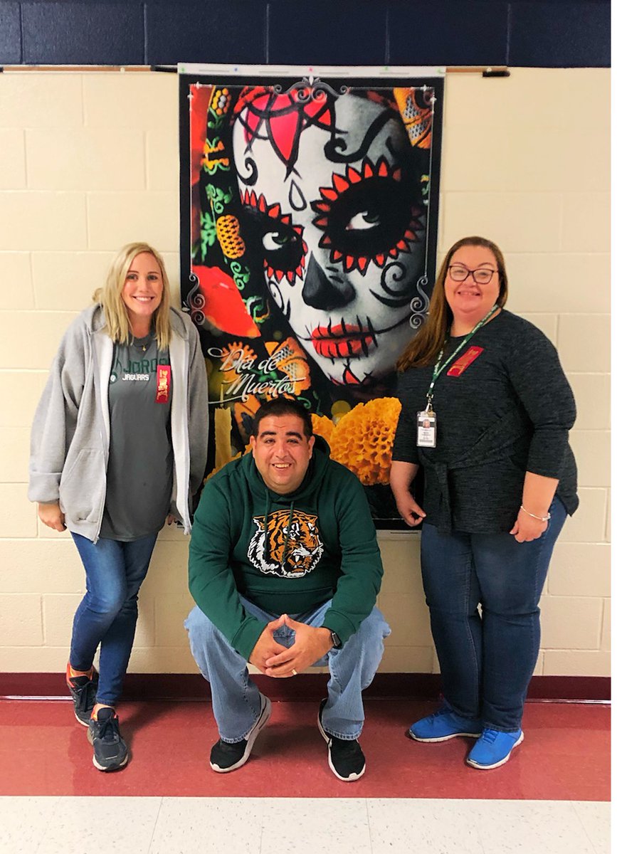 Sra_GCardenas's tweet image. I miss my coworkers and Admin.  They are the BEST ! I love to be part of the JAG  Family ❤ you all!
#JordanMSLegends 
#flyingvees