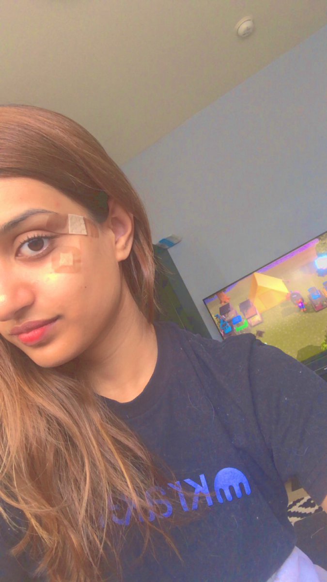 avvjain's tweet photo. The problem with being stuck in a room with your cat that hates you is that you are stuck in a room with your cat hates you #callmescar https://t.co/fHmNlhAp1p