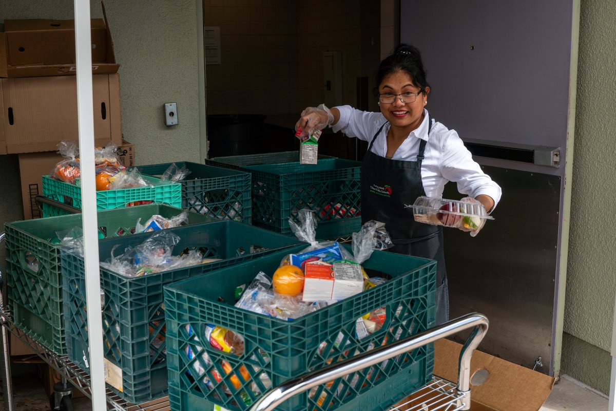 GPS_District's tweet photo. A big thank you to our incredible team of nutrition workers who are serving free breakfast and lunch at our eight drive-thru meal service sites across the district!  For more information visit https://t.co/UtjTzzvQsC https://t.co/gTbg0vARjm