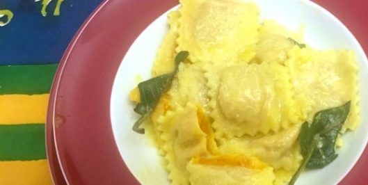 Tortelli alla zucca, amaretti e pumpkin ale cucinareconlabirra.it/tortelli-alla-…