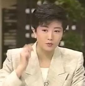 小宮悦子  パンチラ 小宮悦子 前屈み胸チラしておっぱいもブラジャーもモロ見えお宝 ...