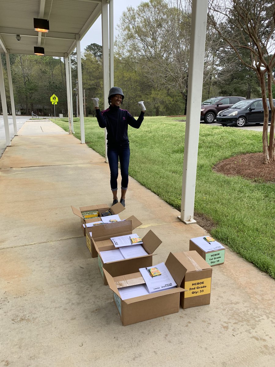 DrBridgetJordan's tweet image. Excited to be sharing resources with K-2 students at Stockbridge Middle! Kiddos are loving the crayons!!! @LearnInHenry @mlpmorse @ketruitt @DrKim_Kessinger #ExpectExceptionalSupportHCS #NeverStopLearningHCS
