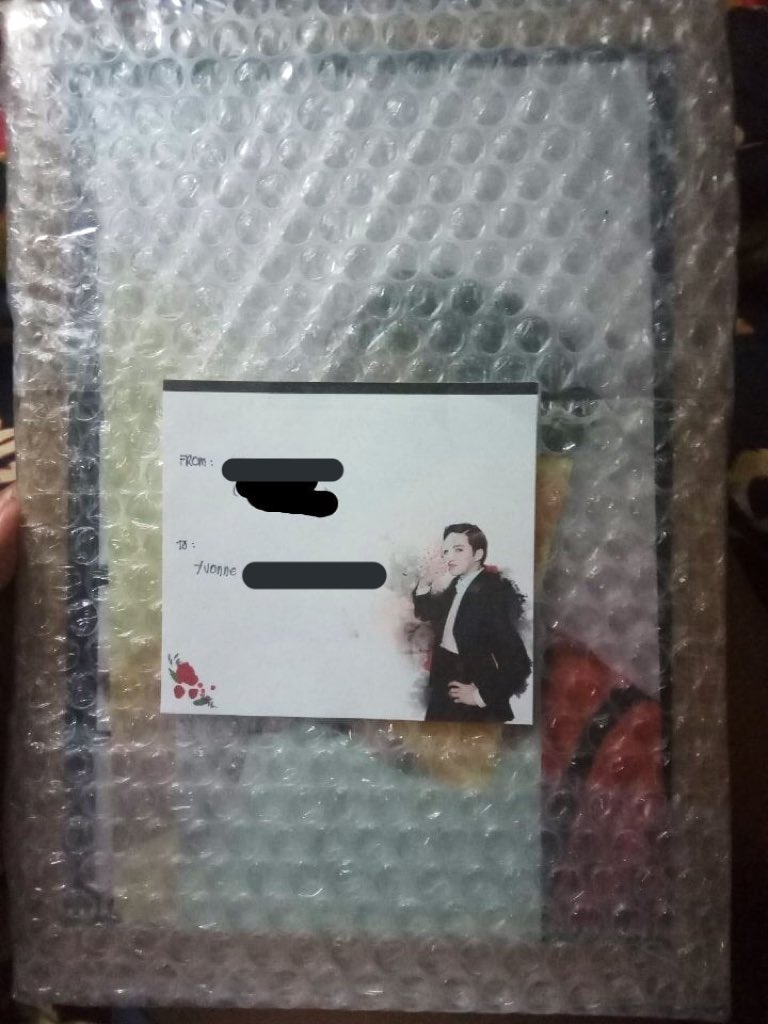 litolmochie's tweet photo. Mini Giveaway!

• SG 2020
   - Jimin Message Card
   - Jimin Poster
   - Sticker Set

Mechanics:

- Like &amp; Rt
- mbf me and @SVNDPTYevents 
- Comment your fave ot7 selca and tag 2 mutuals
- PH Only

Ends at March 29, 2020 at 7pm. https://t.co/a3HrQwfJuu