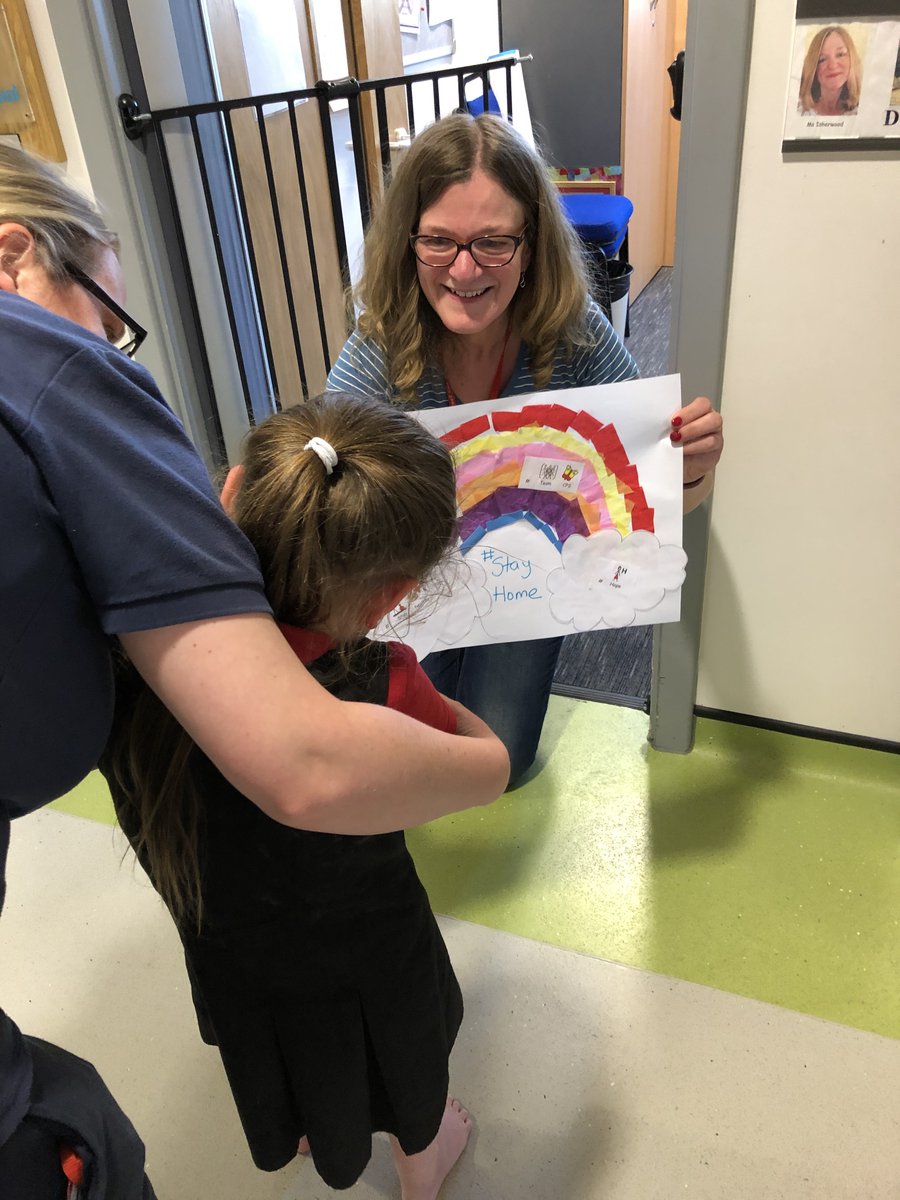The headteacher now has her own rainbow. Thanks N!
#ThereIsAlwaysHope #COVID2019