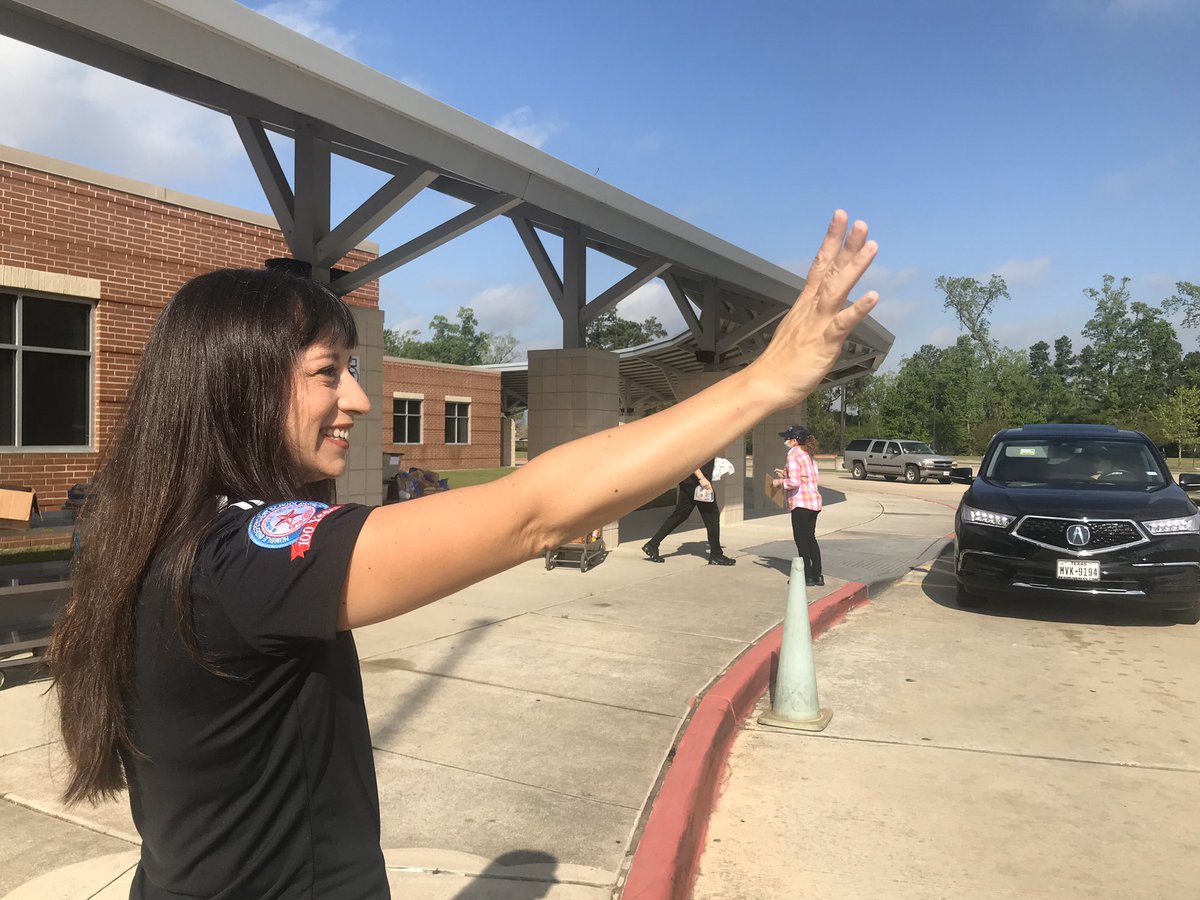 Dr. Fagen is happy to see #HumbleISD families today as they arrive at Ridge Creek Elementary to pick up meals. Meals available until 11am today also at EGE, OE, RPE, HMS &amp; SMS.